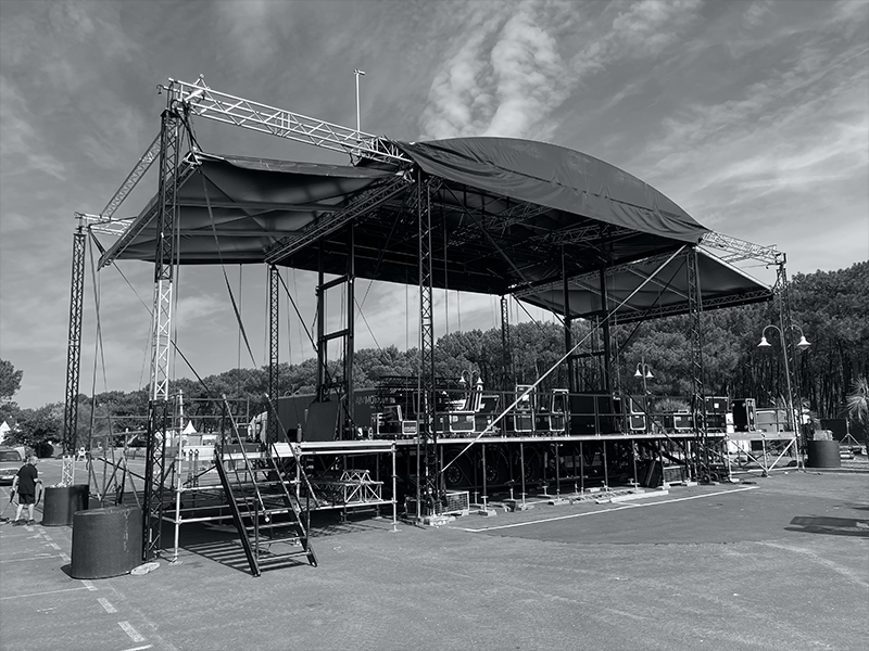 Scène Arc Roof 85m2 en location - BIG STAGE